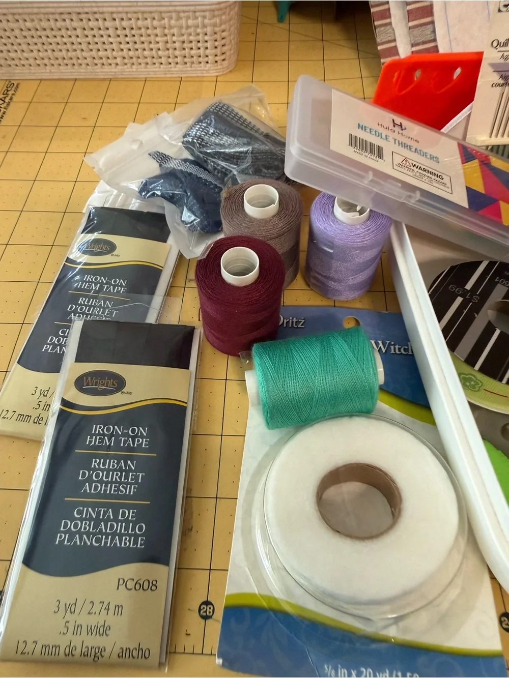 Assorted Sewing Notions Kit - Multicolor - Picture 2 of 4